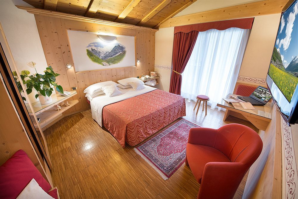 Hotel Baita Montana Livigno Esterno foto